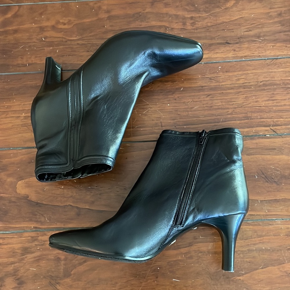Rinaldi black leather ankle boots (sz 8 1/2) - Picture 2 of 9